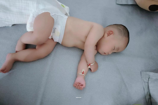 自贡4个月宝宝特点